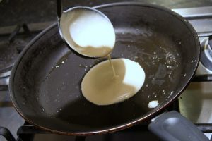Pour-the-batter-into-the-pan
